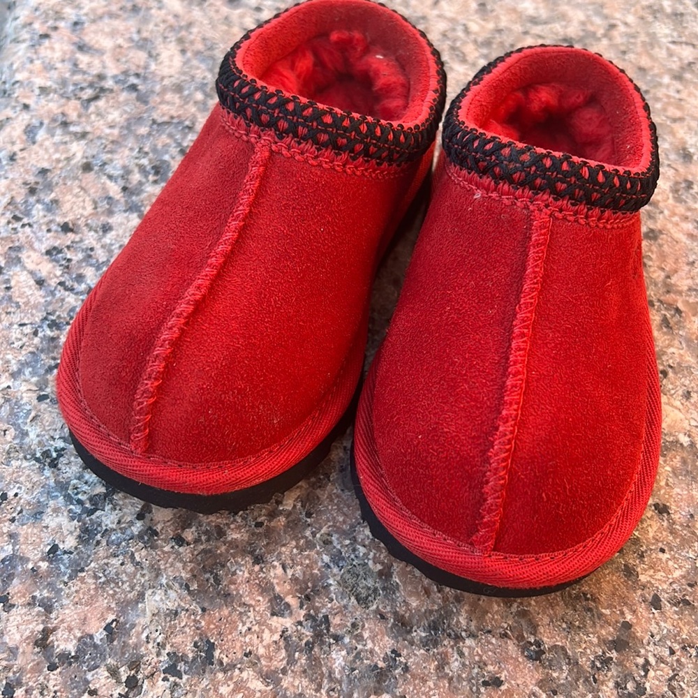 Toddler UGG tazman II slipper size 8 samba red